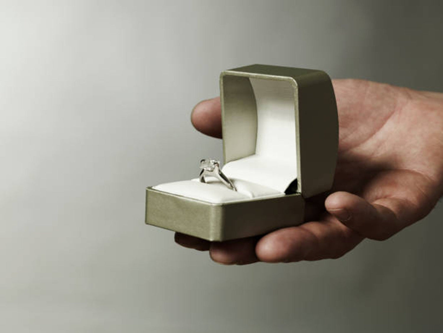 How Custom Jewelry Design Works from First Sketch to Finished Ring