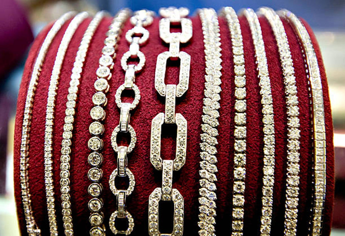 Tennis Bracelets vs Moissanite Bracelets for Sparkle, Comfort, and Budget