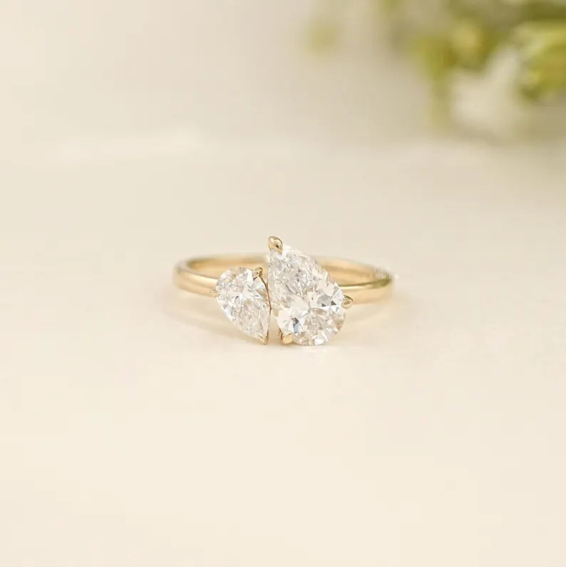 Pear Toi et Moi Ring