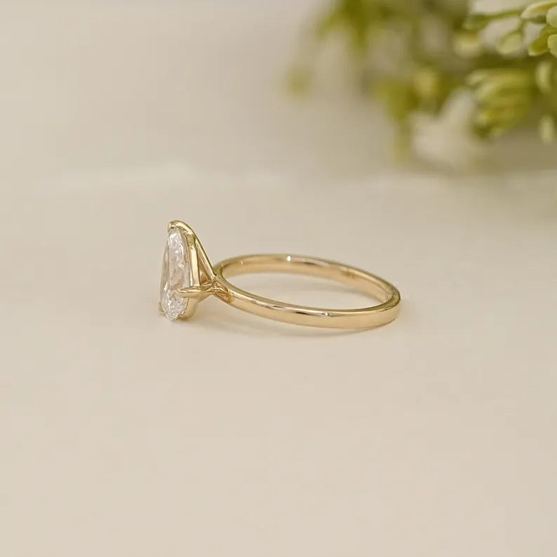 Pear Toi et Moi Ring