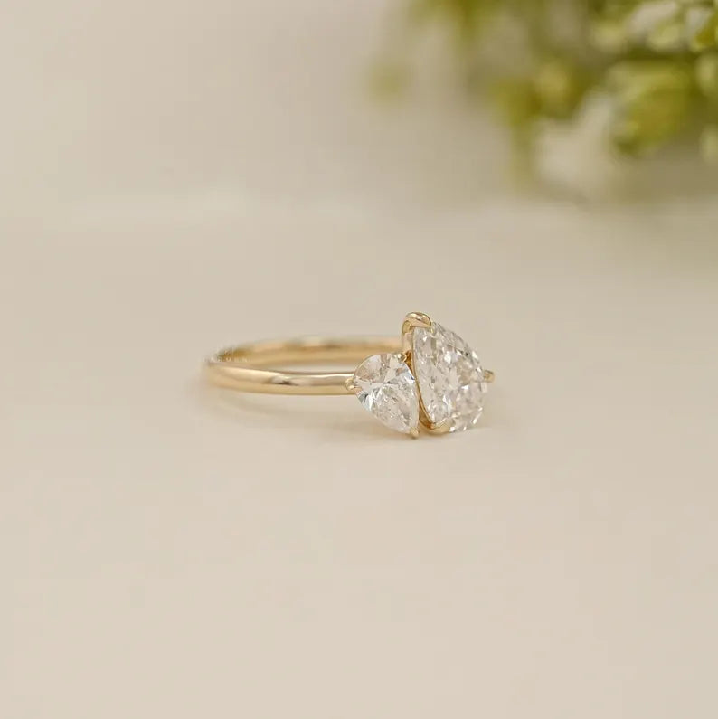 Pear Toi et Moi Ring