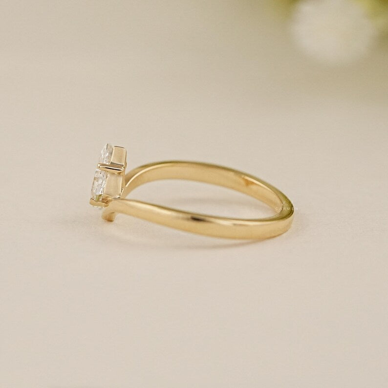Kite V Band Ring