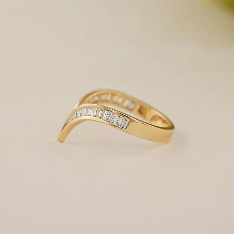 Tapered Baguette Curve Band