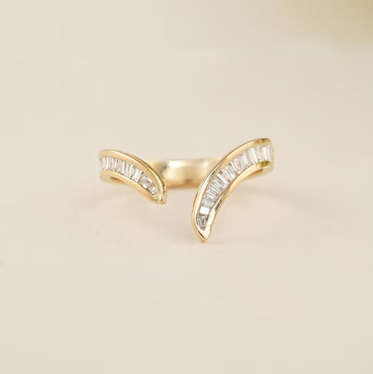 Tapered Baguette Curve Band