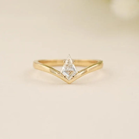 Kite V Band Ring