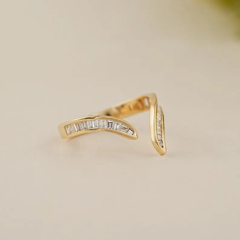 Tapered Baguette Curve Band