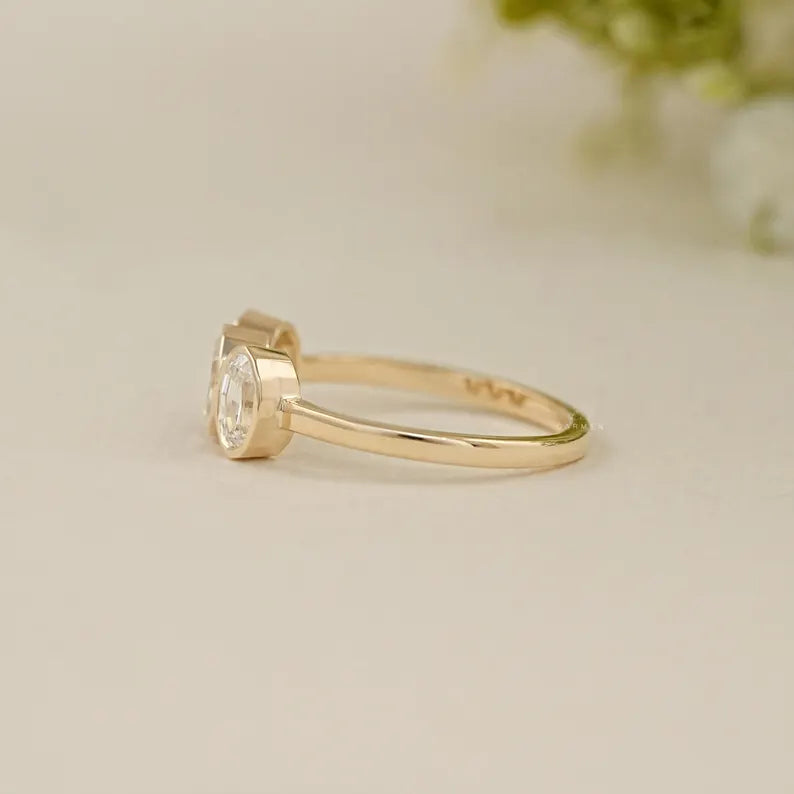 Oval Trilogy Ring