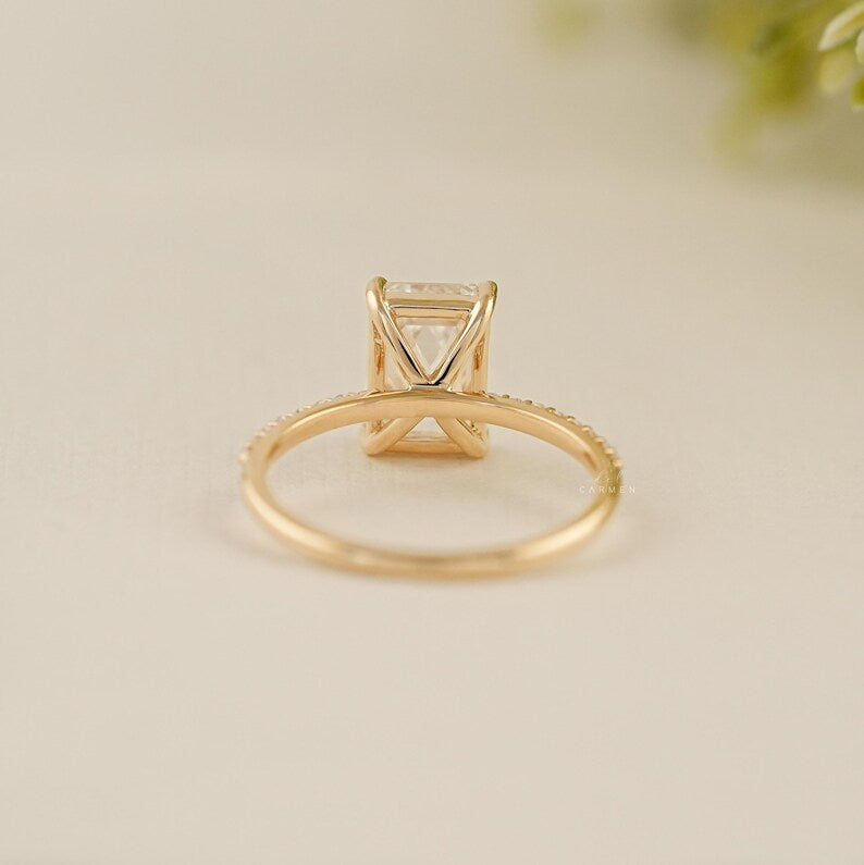Emerald Solitaire Ring