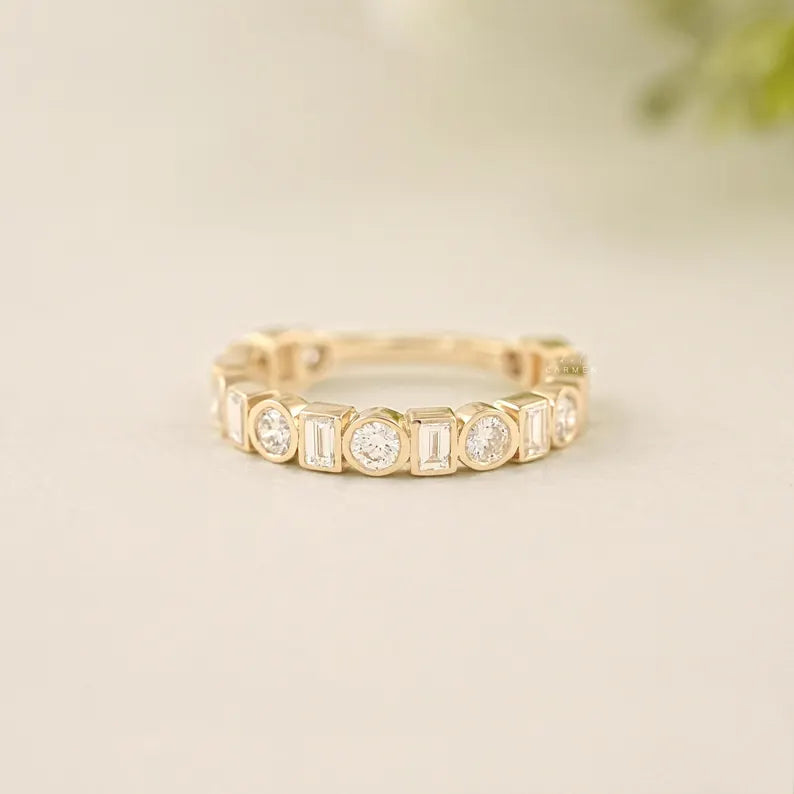 Baguette Round Bezel Band