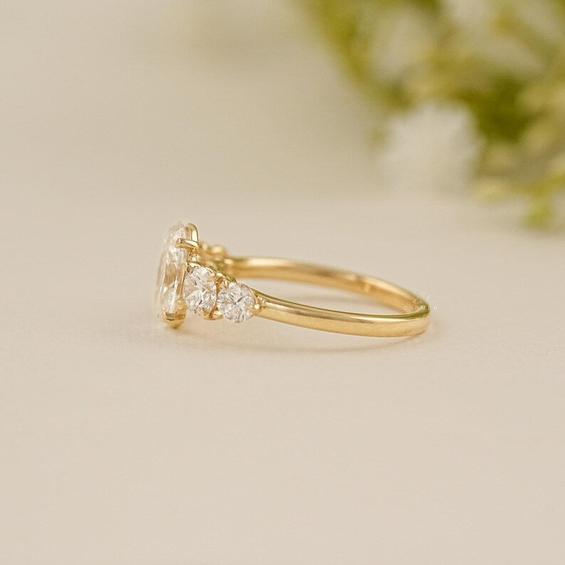 Oval Claw Set Ring