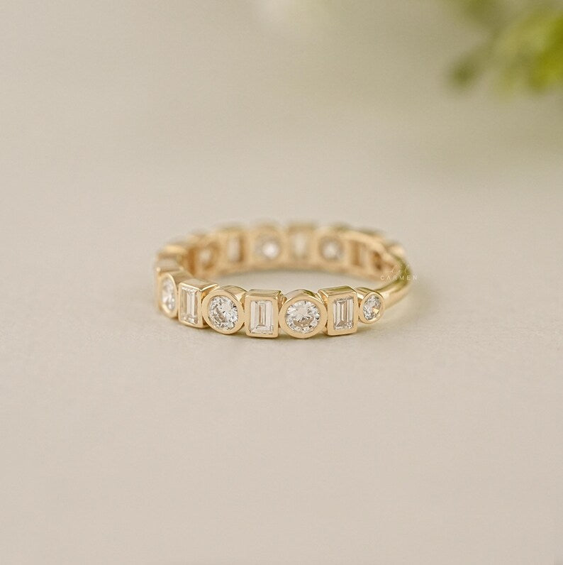 Baguette Round Bezel Band